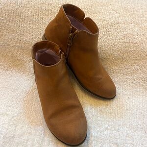 Girls cat & Jack brown bootie size 3